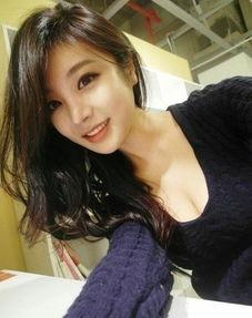 熊猫大胸女主播云,网络红人的崛起与争议